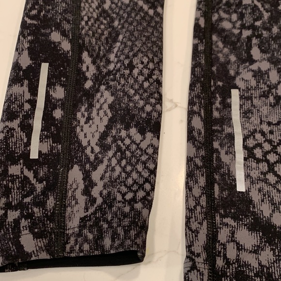 Women’s Epic Lux Running Tights - Picture 4 of 8